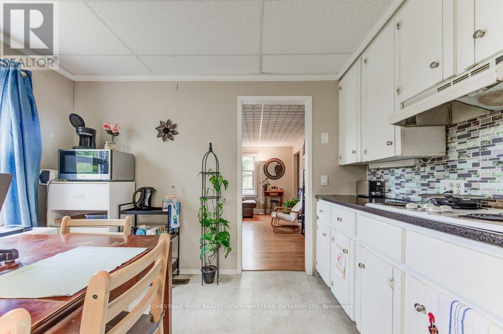 Photo 9 of 56 Lilac Street, Waterloo ON