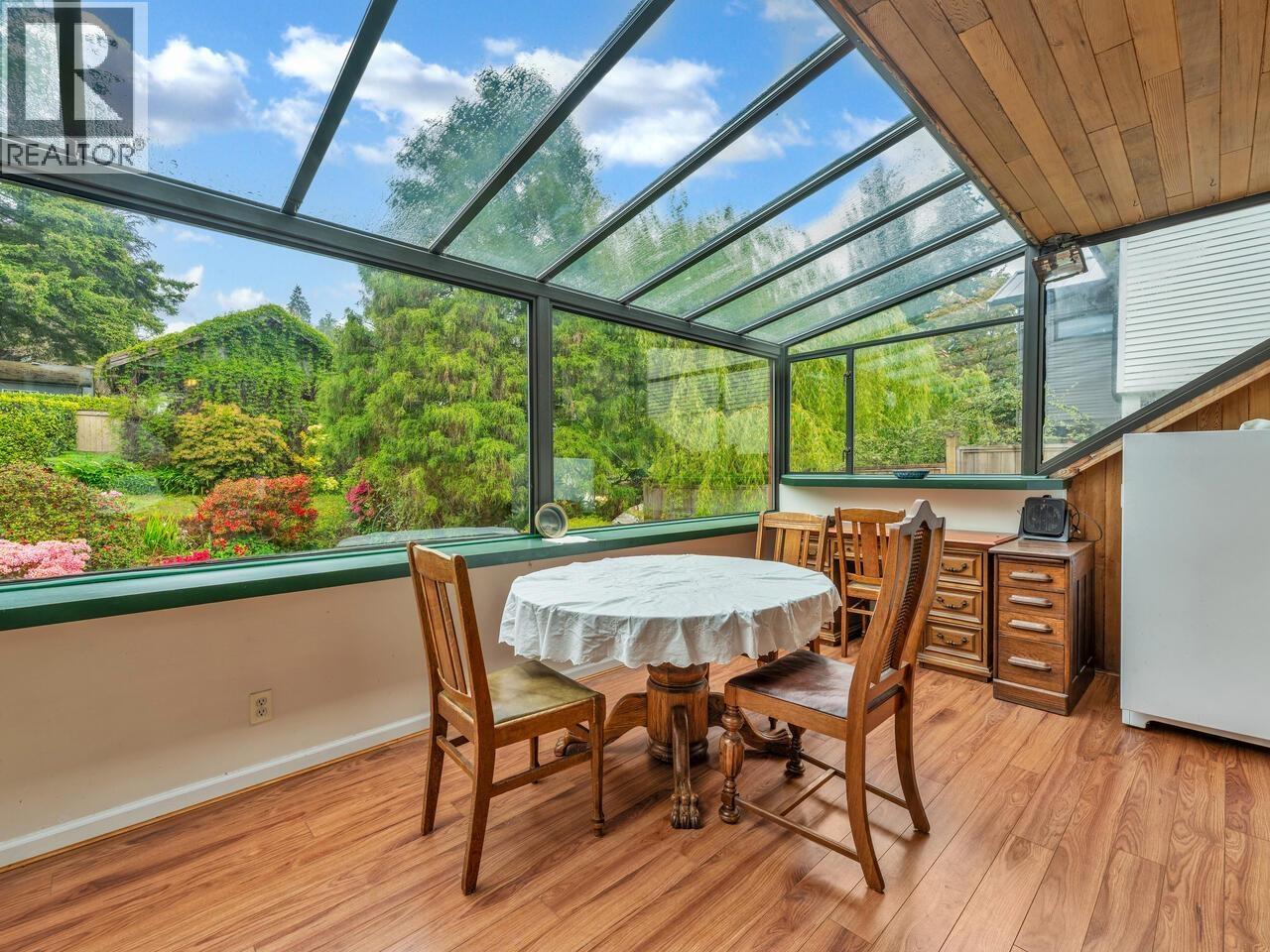 Photo 10 of 1379 Haywood Avenue, West Vancouver BC
