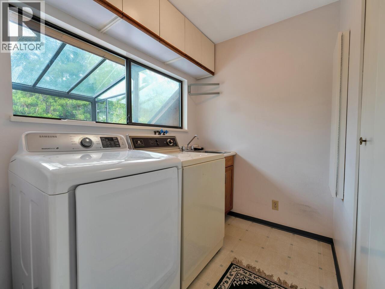 Photo 20 of 1379 Haywood Avenue, West Vancouver BC