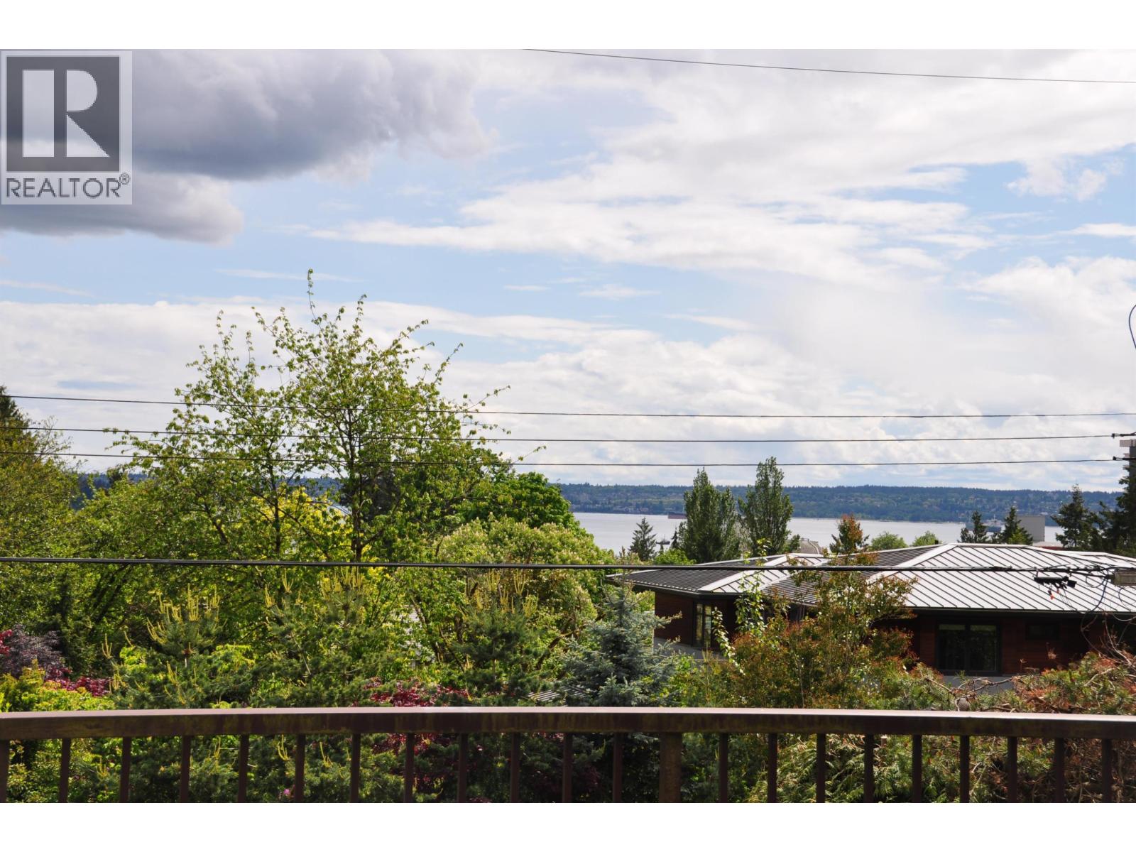 Photo 27 of 1379 Haywood Avenue, West Vancouver BC