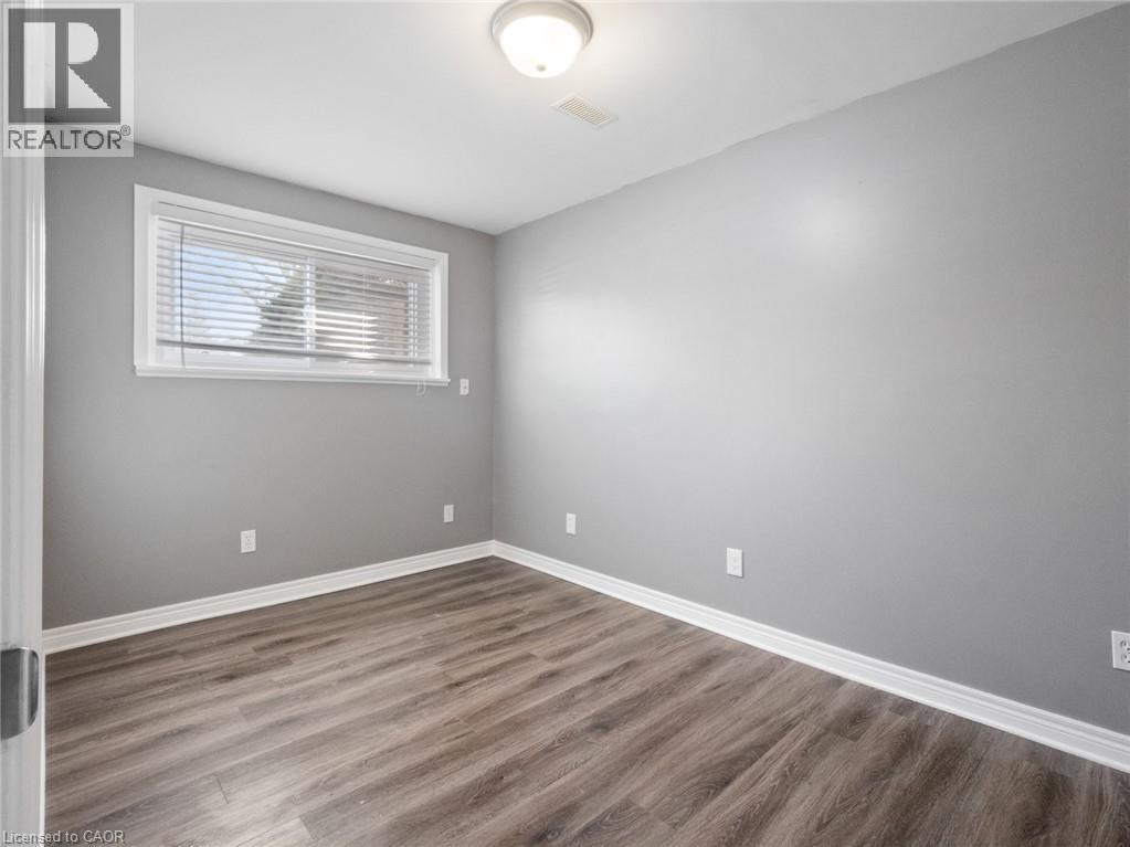 Photo 18 of 24 Gladys Avenue, Welland ON