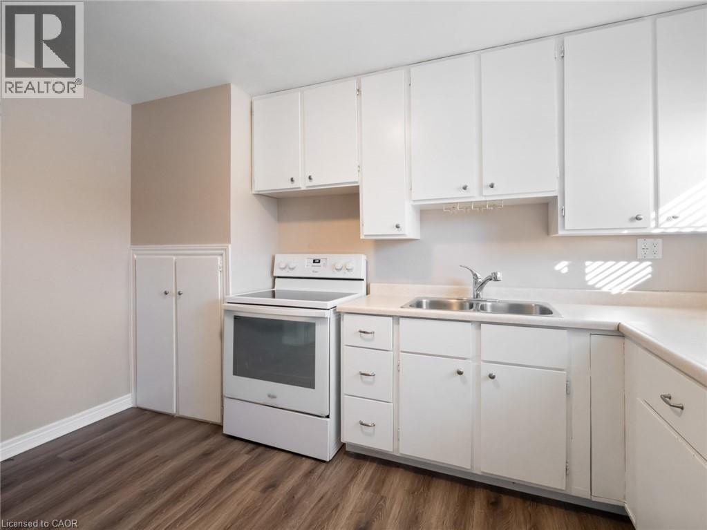 Photo 21 of 24 Gladys Avenue, Welland ON