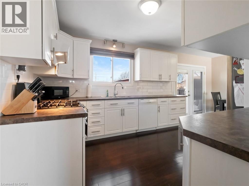 Photo 5 of 24 Gladys Avenue, Welland ON