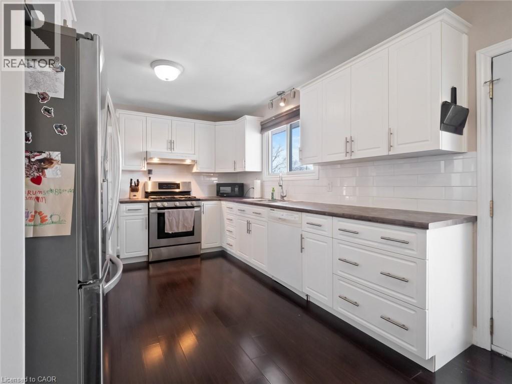 Photo 8 of 24 Gladys Avenue, Welland ON