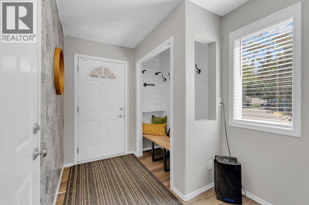 Photo 3 of 17 Kerry Wood Mews, Red Deer AB