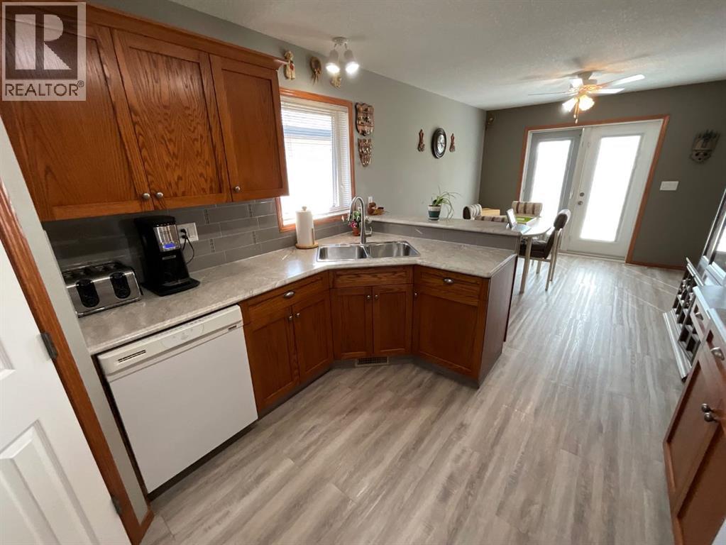 Photo 15 of 7564 59 Avenue, Red Deer AB