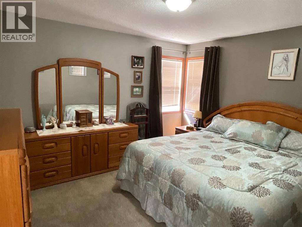 Photo 14 of 7564 59 Avenue, Red Deer AB