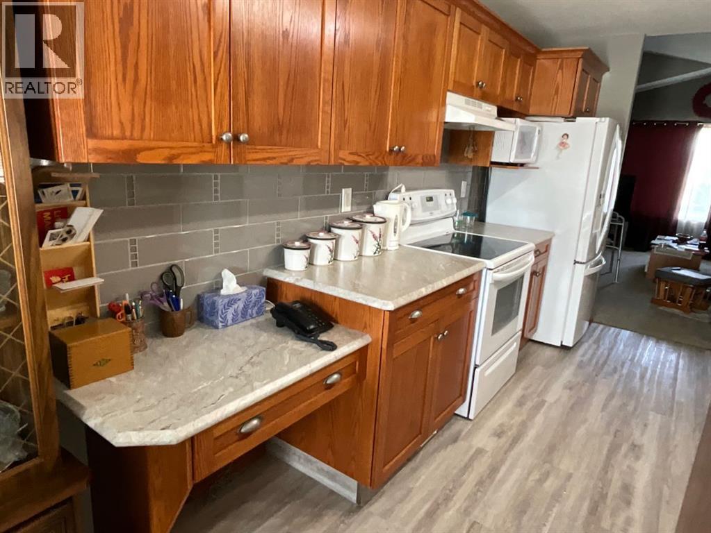 Photo 10 of 7564 59 Avenue, Red Deer AB