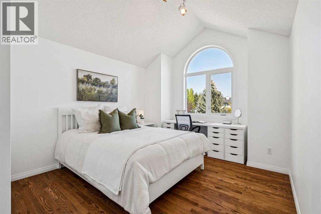 Photo 33 of 107 Valley Ridge Green Nw, Calgary AB
