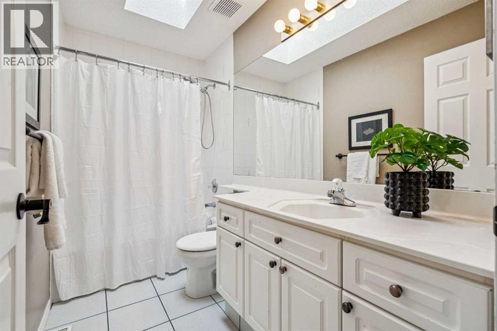 Photo 35 of 107 Valley Ridge Green Nw, Calgary AB