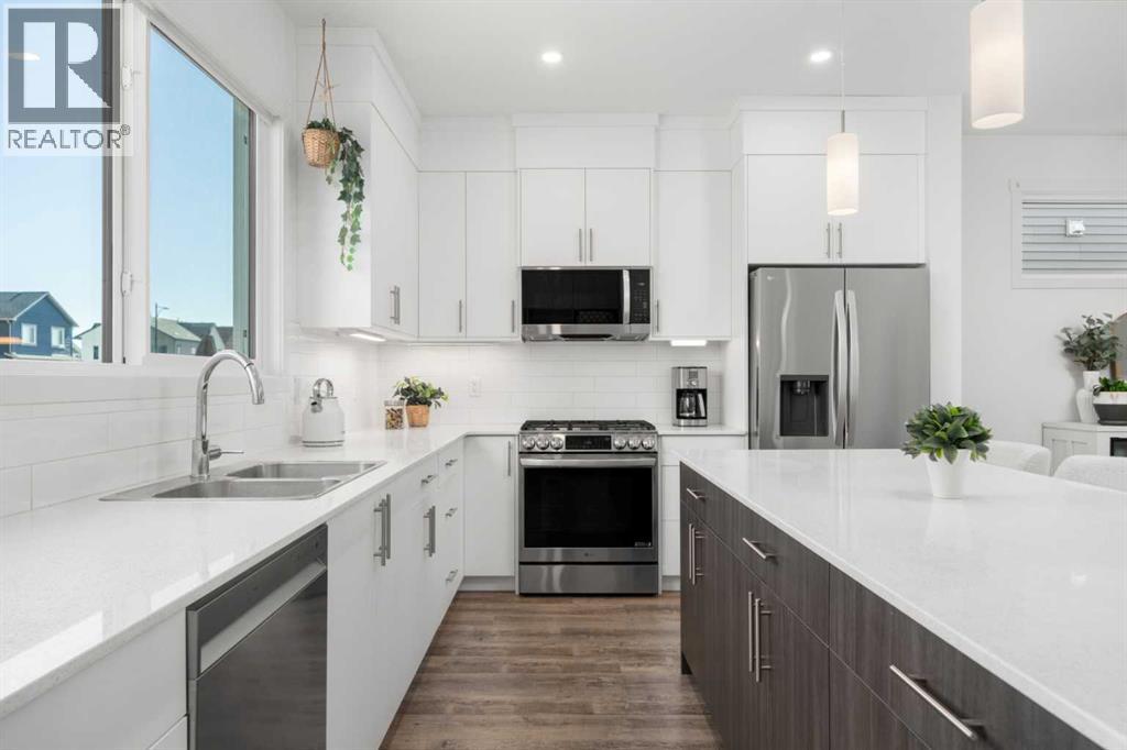 Photo 4 of 18 Sage Way, Okotoks AB
