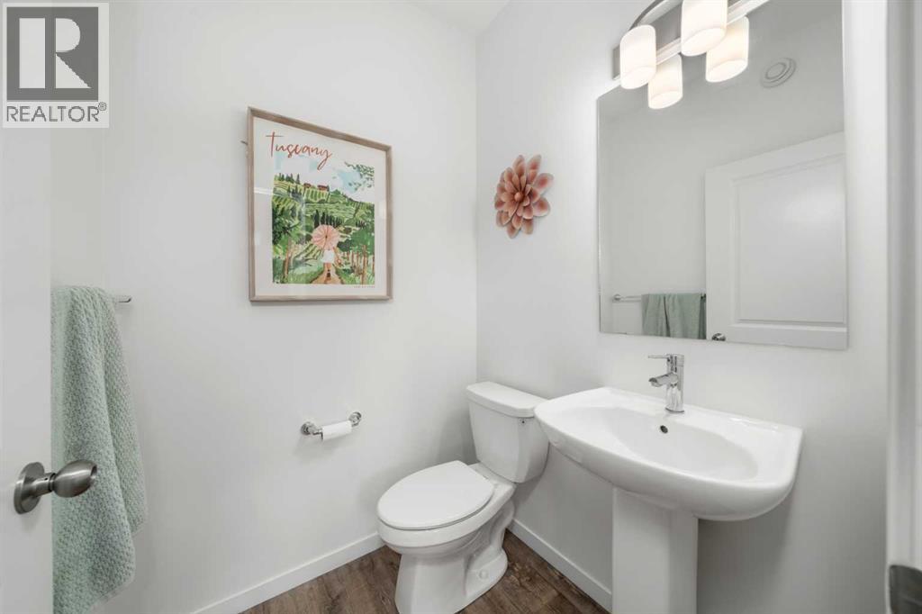 Photo 9 of 18 Sage Way, Okotoks AB