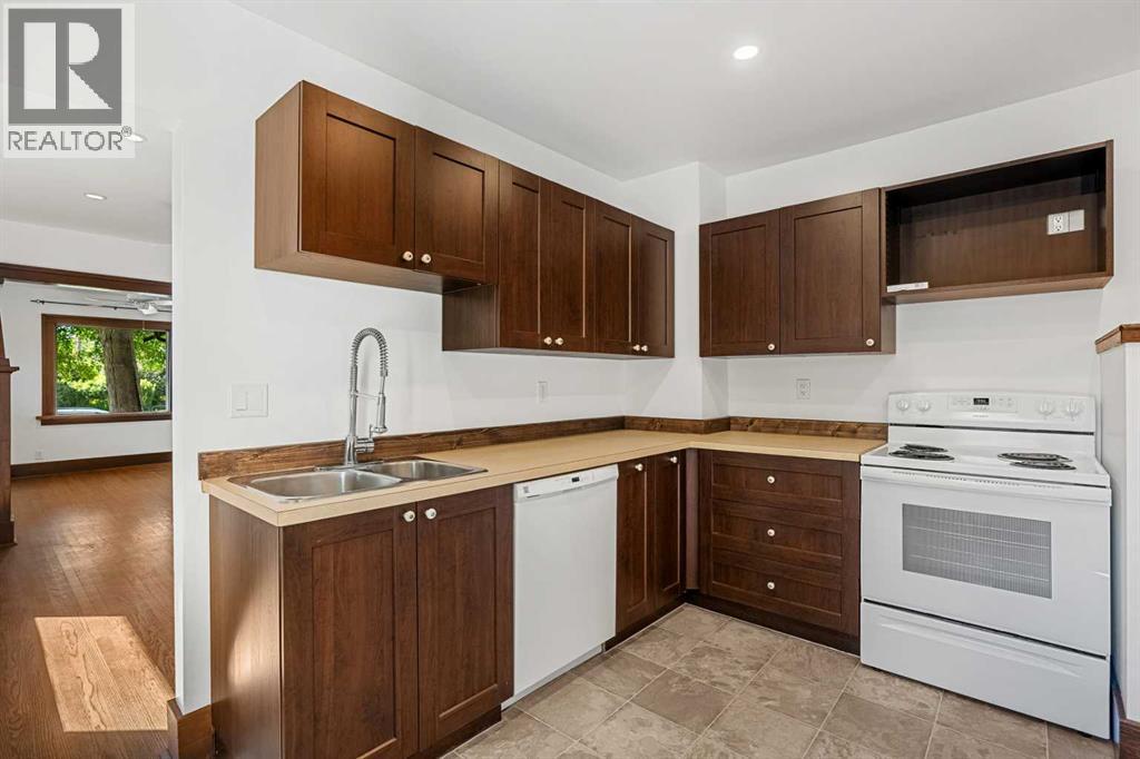 Photo 15 of 1640 15 Street Se, Calgary AB