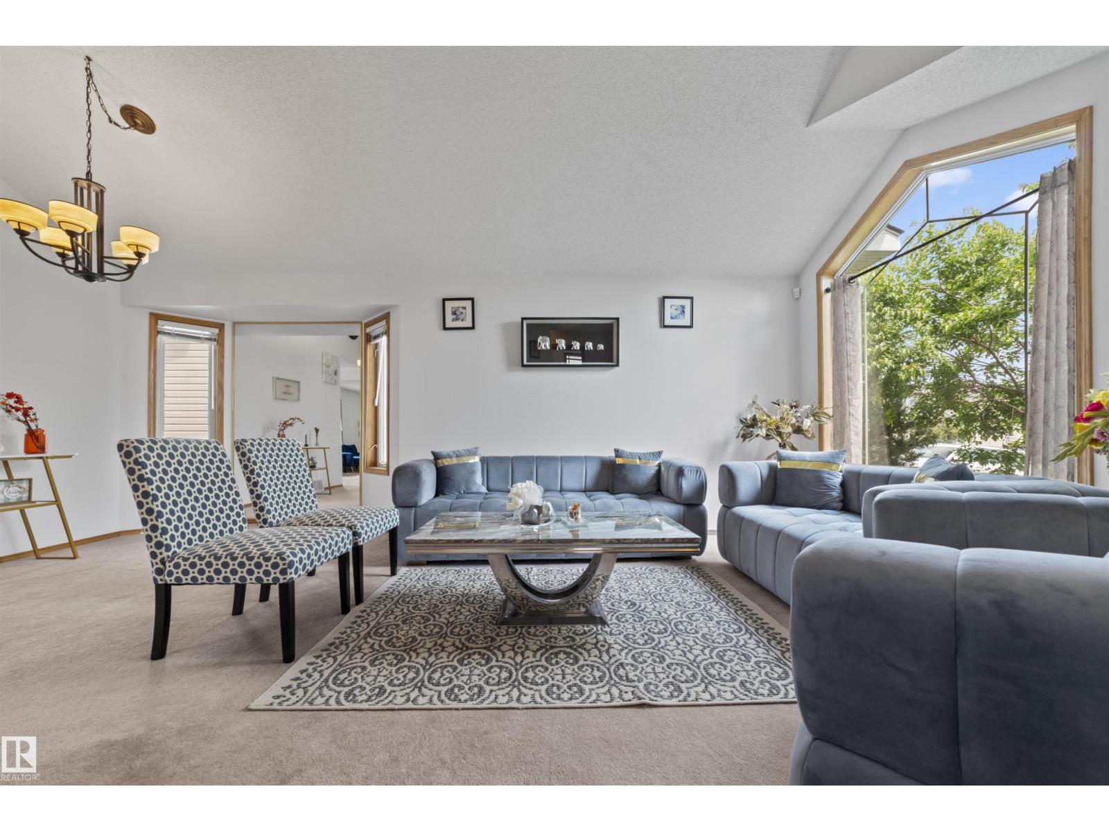 Photo 10 of 11346 173 Av Nw, Edmonton AB