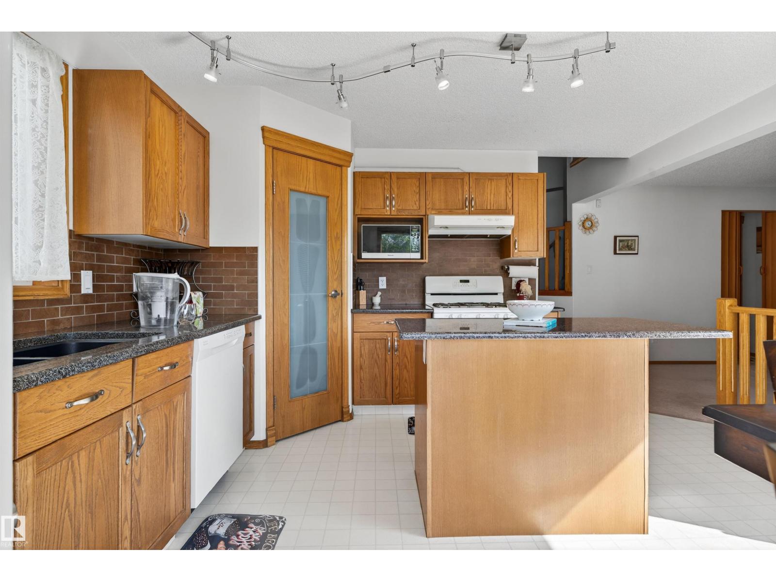 Photo 22 of 11346 173 Av Nw, Edmonton AB