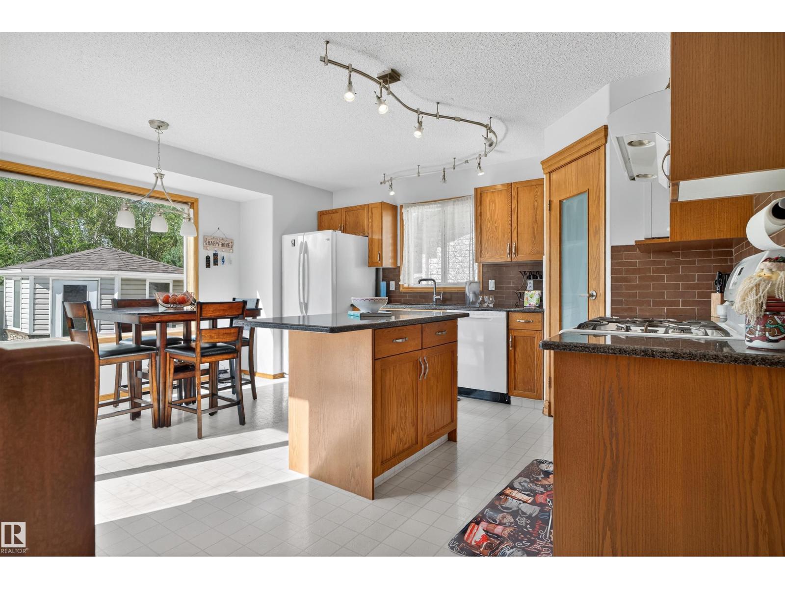 Photo 24 of 11346 173 Av Nw, Edmonton AB