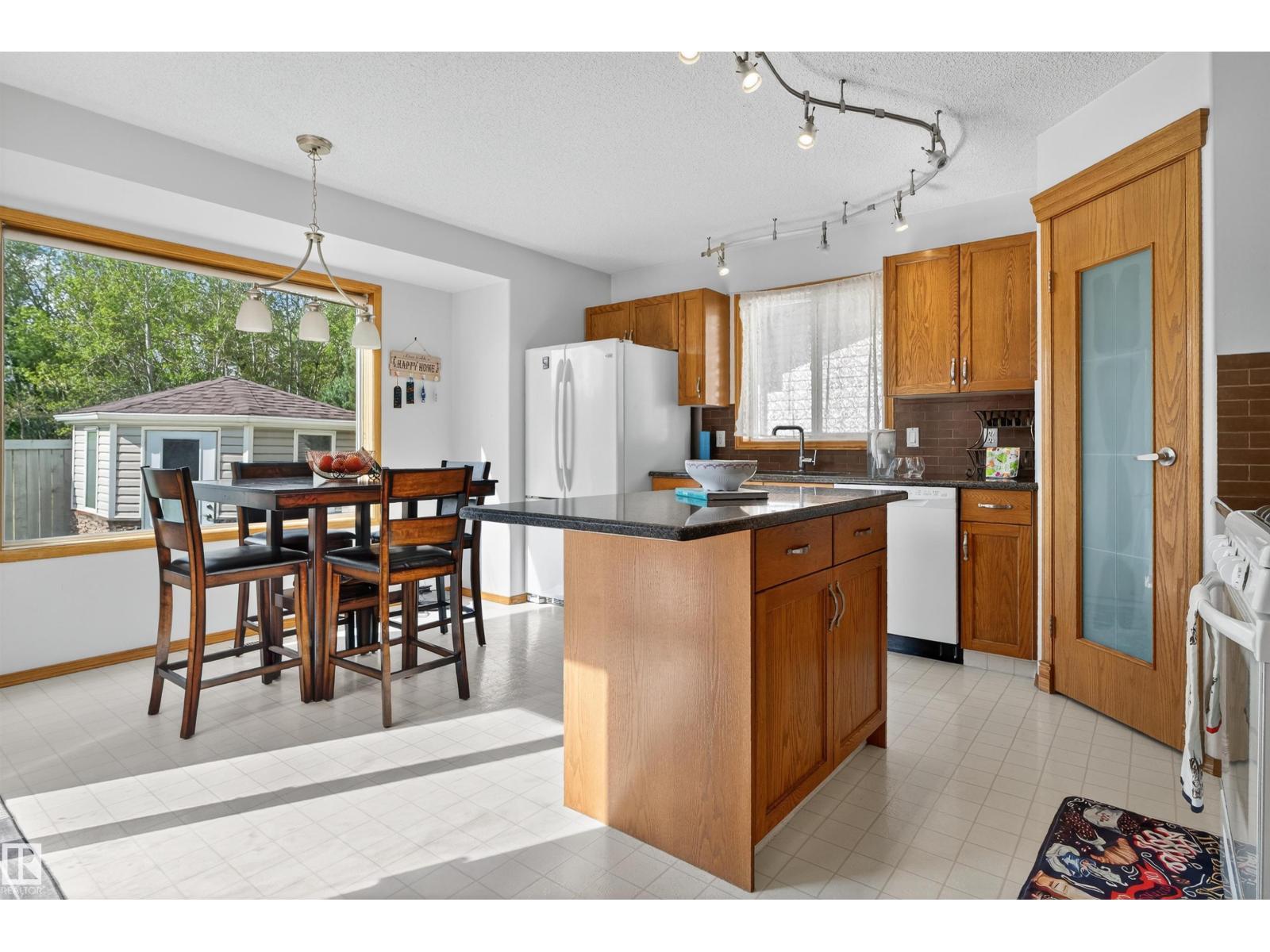 Photo 28 of 11346 173 Av Nw, Edmonton AB