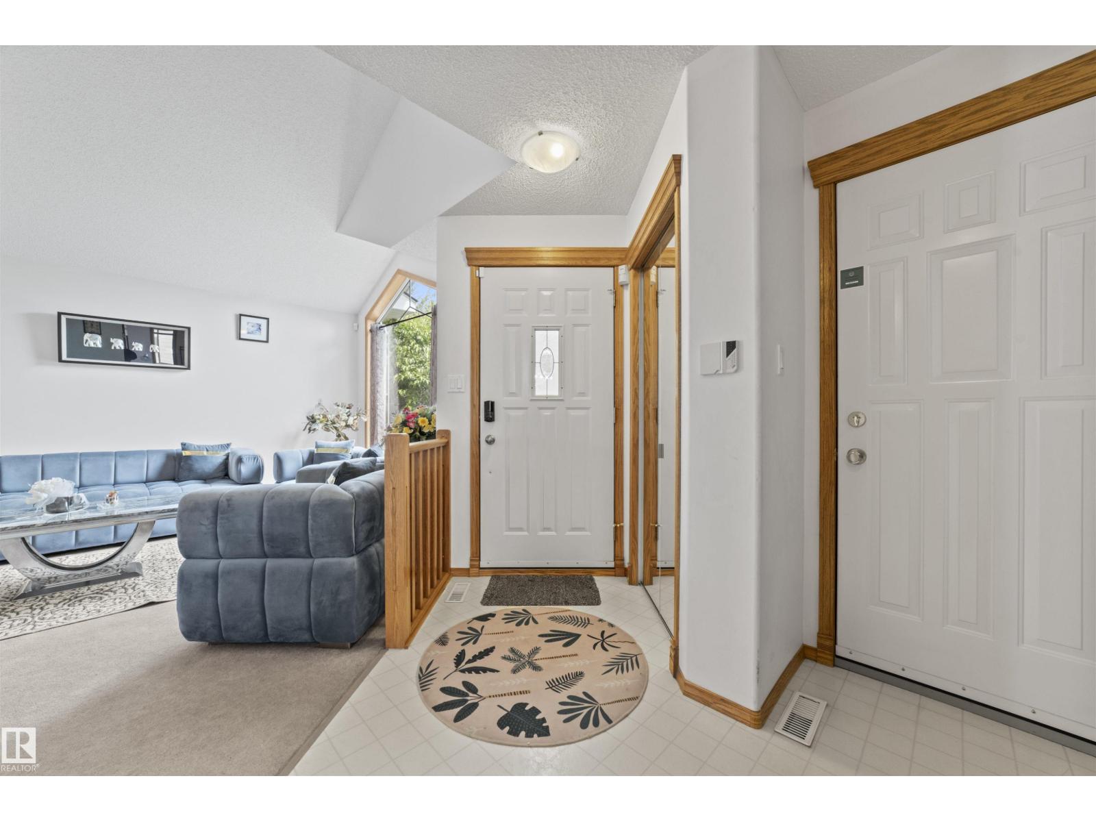 Photo 8 of 11346 173 Av Nw, Edmonton AB