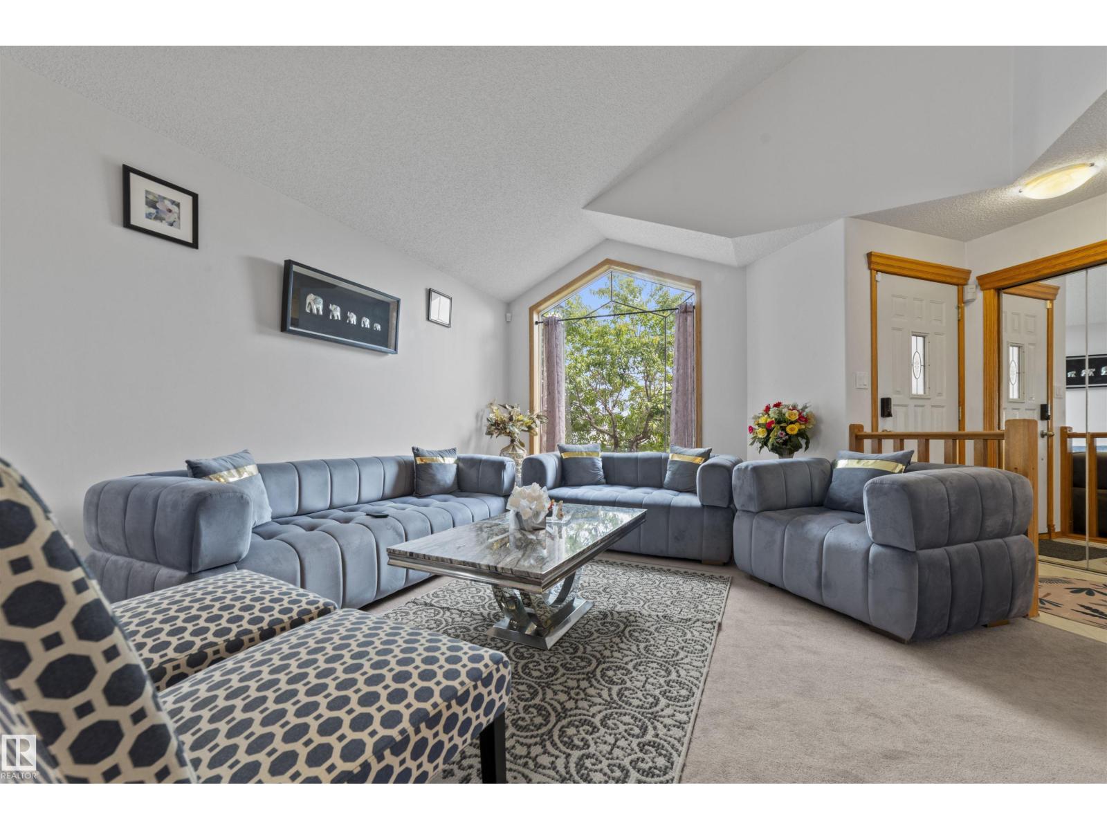 Photo 9 of 11346 173 Av Nw, Edmonton AB