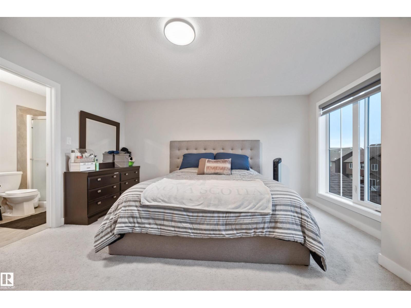 Photo 15 of 32 1051 Graydon Hill Bv Sw, Edmonton AB