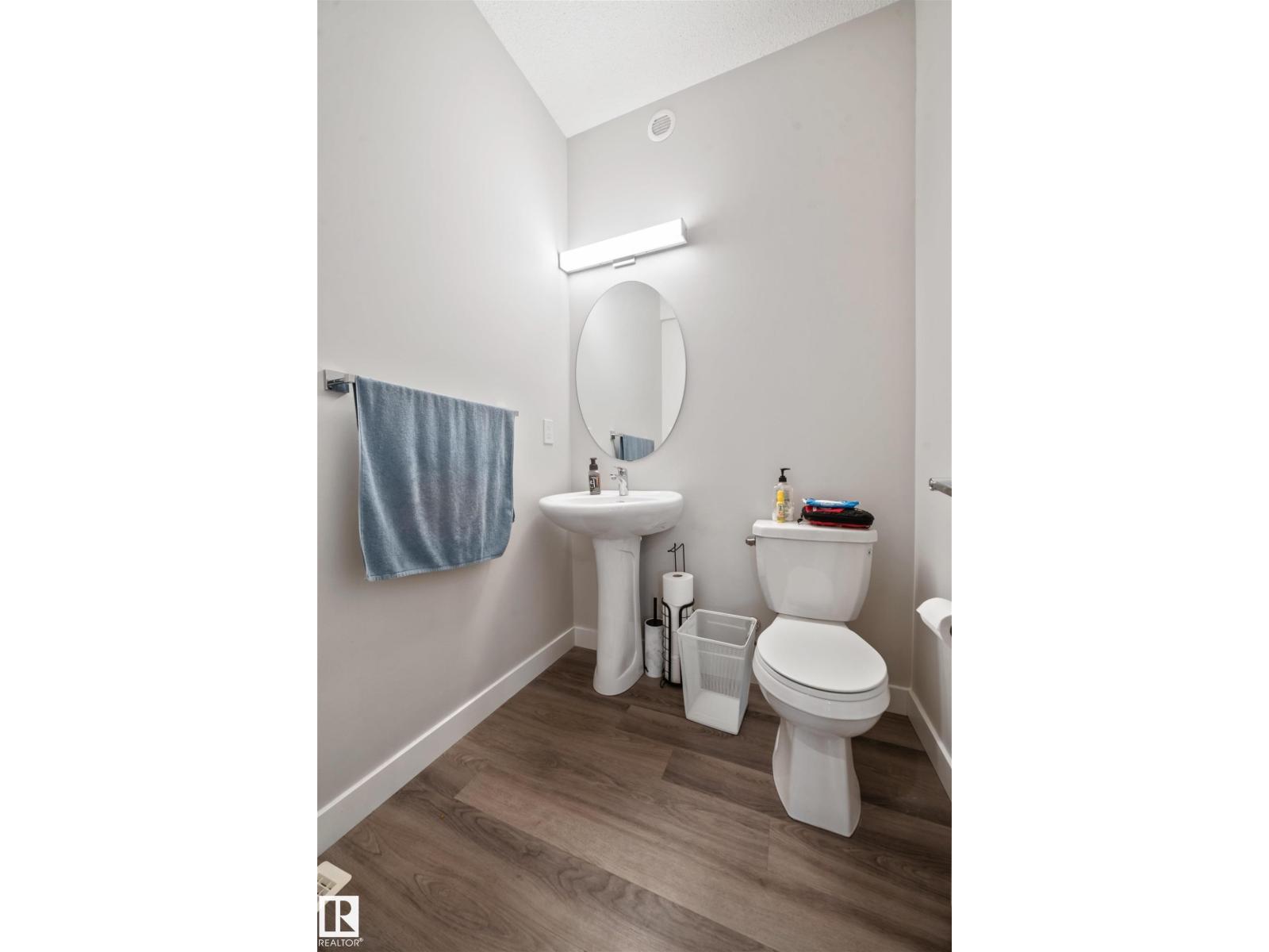 Photo 23 of 32 1051 Graydon Hill Bv Sw, Edmonton AB