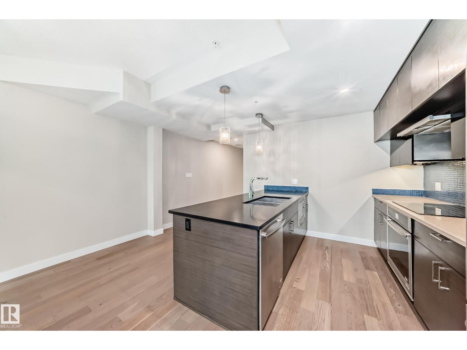 Photo 9 of 205 11710 87 Av Nw Nw, Edmonton AB