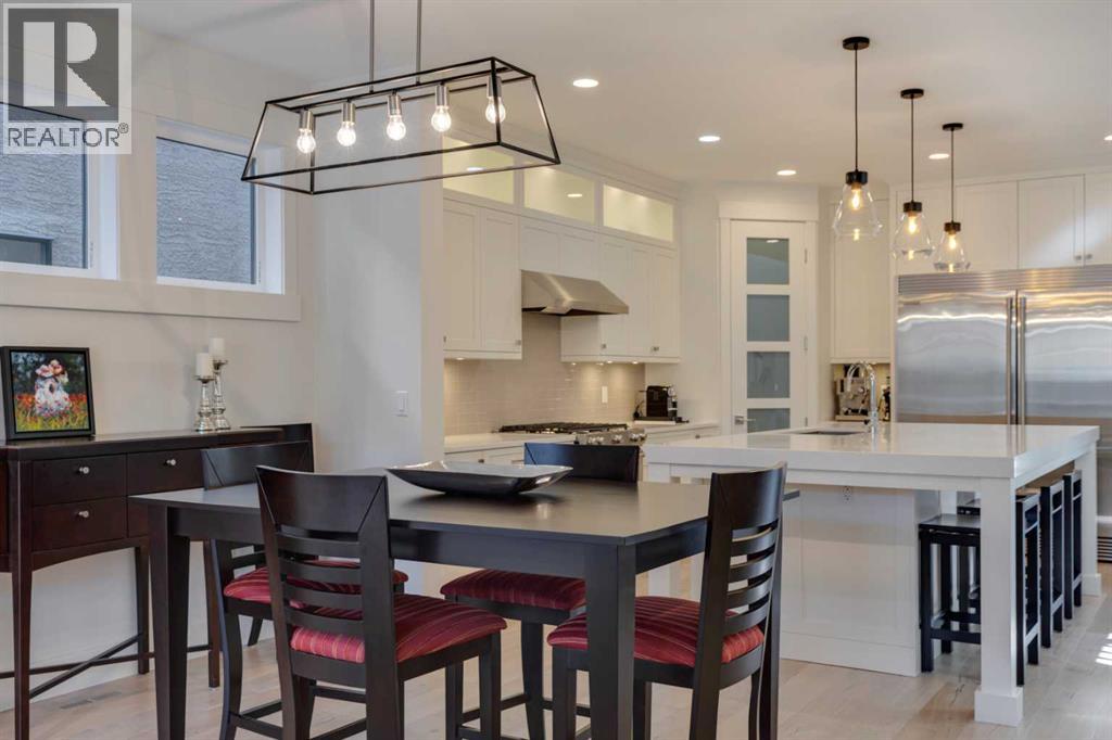 Photo 7 of 2415 31 Street Sw, Calgary AB