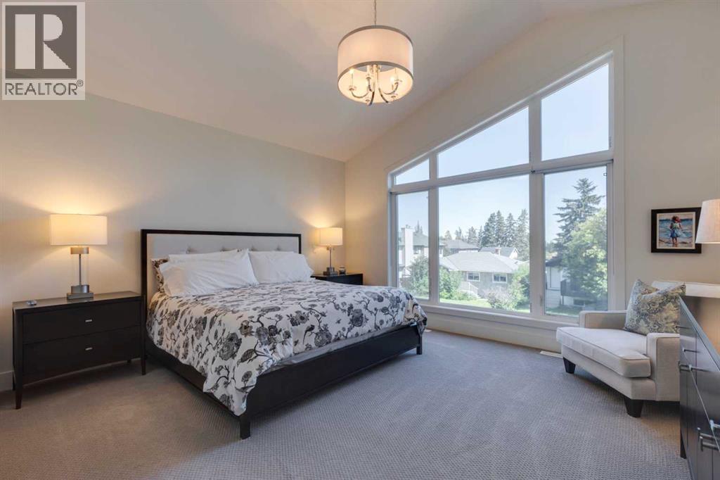 Photo 17 of 2415 31 Street Sw, Calgary AB