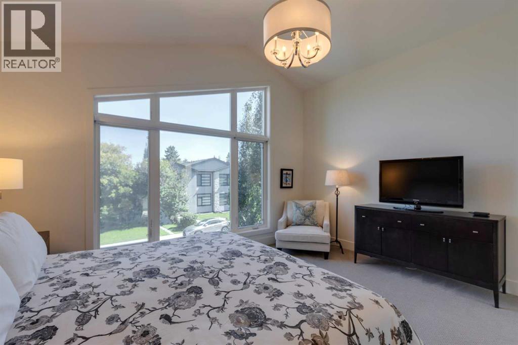 Photo 18 of 2415 31 Street Sw, Calgary AB
