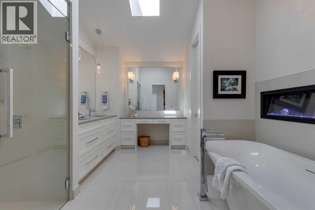 Photo 23 of 2415 31 Street Sw, Calgary AB