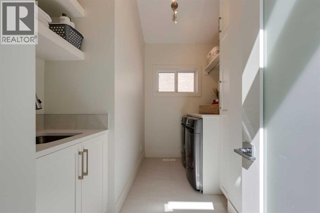 Photo 29 of 2415 31 Street Sw, Calgary AB