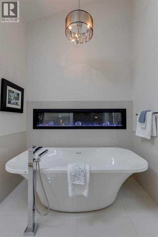 Photo 21 of 2415 31 Street Sw, Calgary AB