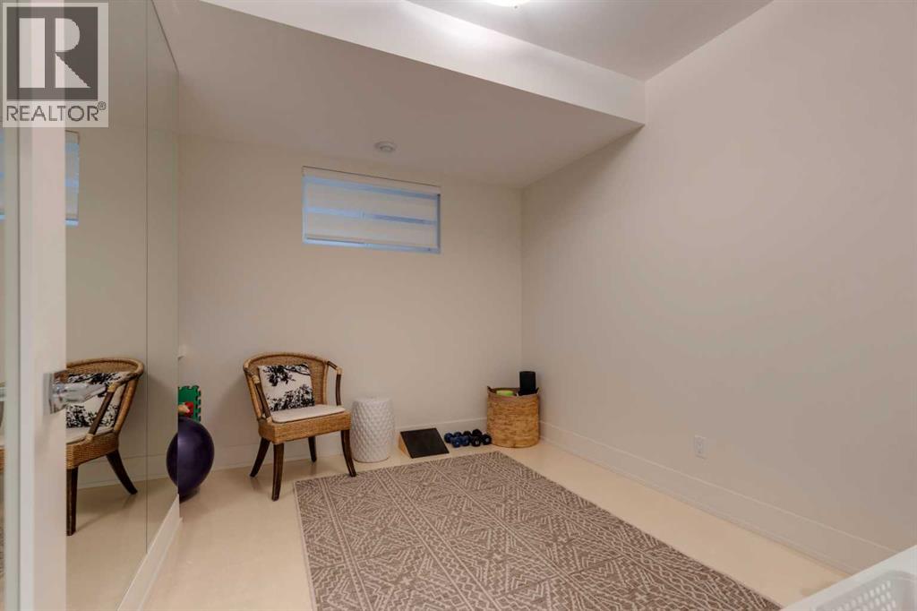 Photo 37 of 2415 31 Street Sw, Calgary AB