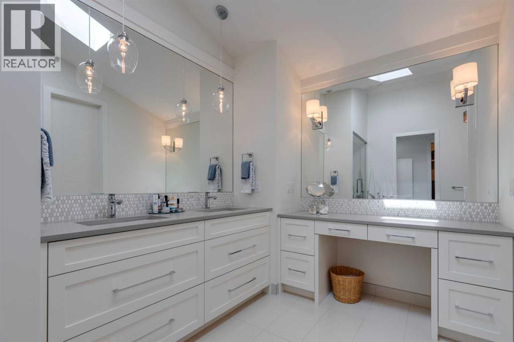 Photo 20 of 2415 31 Street Sw, Calgary AB