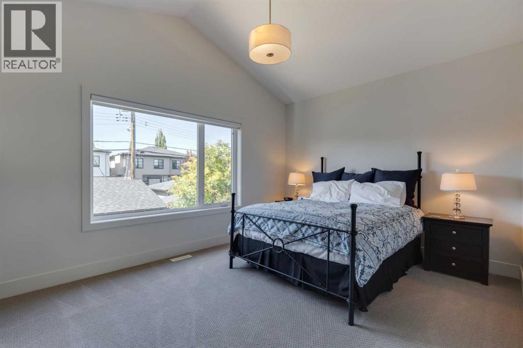 Photo 25 of 2415 31 Street Sw, Calgary AB
