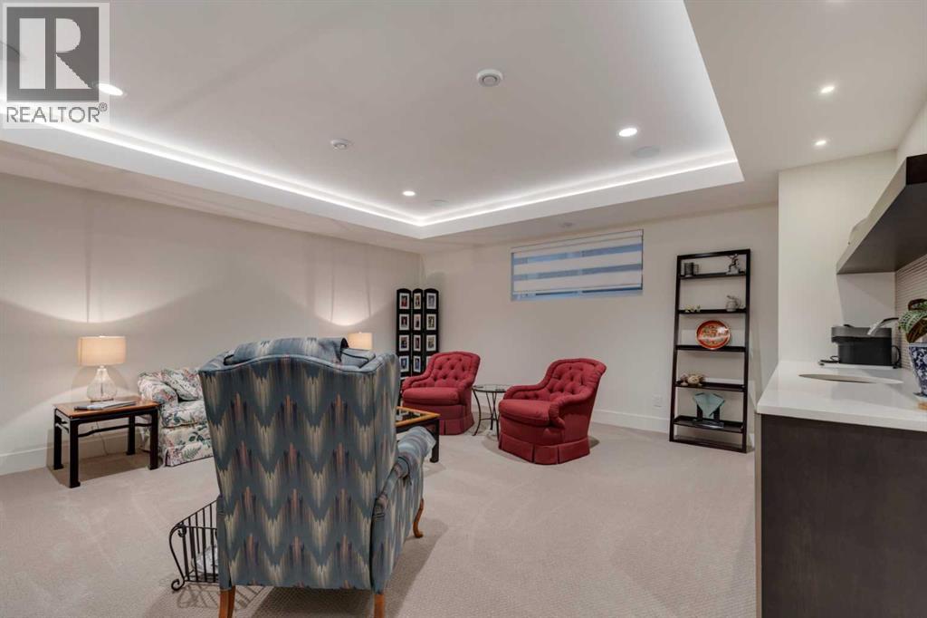 Photo 31 of 2415 31 Street Sw, Calgary AB