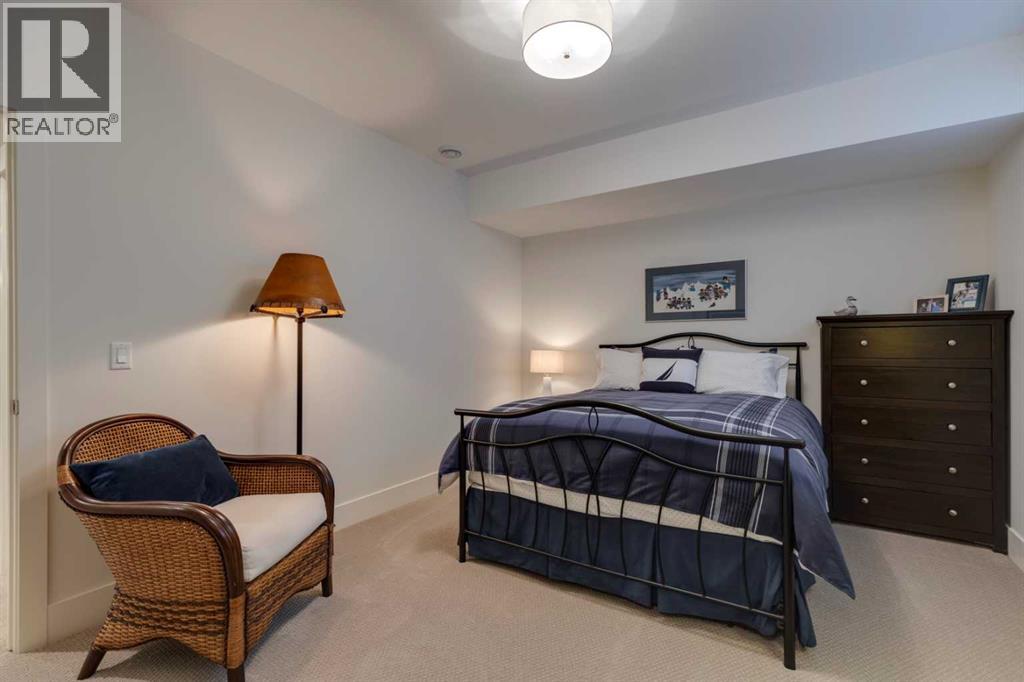 Photo 38 of 2415 31 Street Sw, Calgary AB