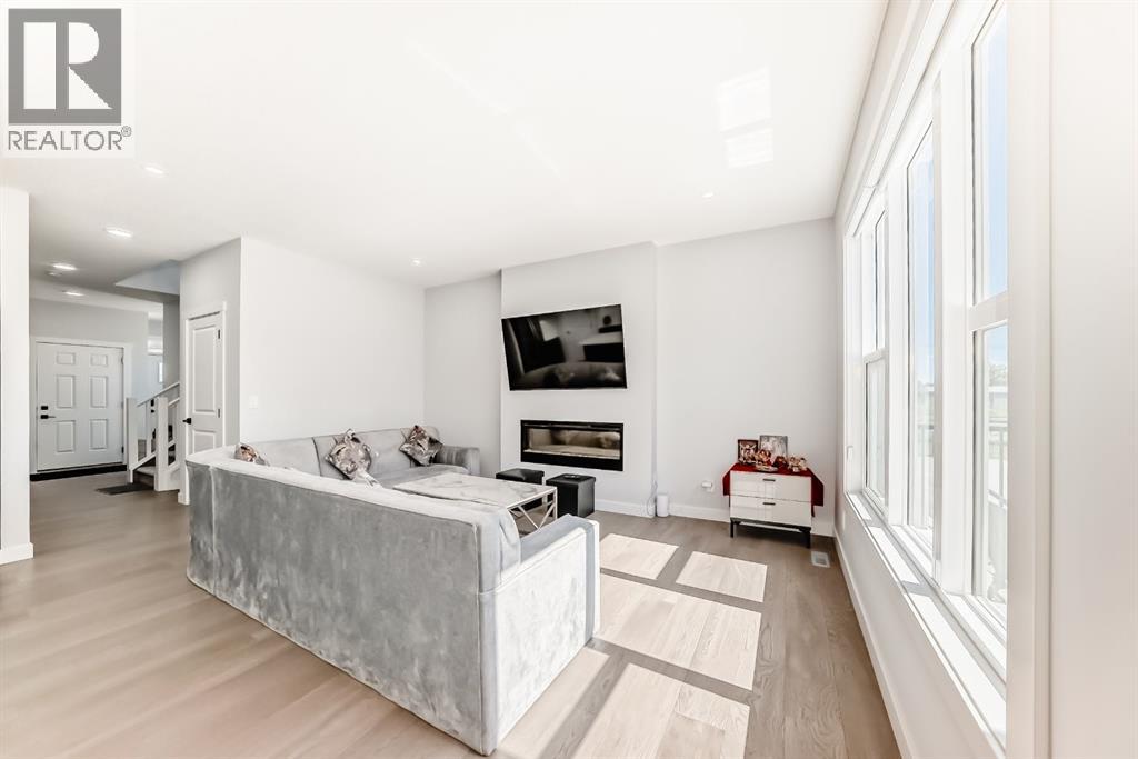 Photo 9 of 857 Midtown Drive Sw, Airdrie AB