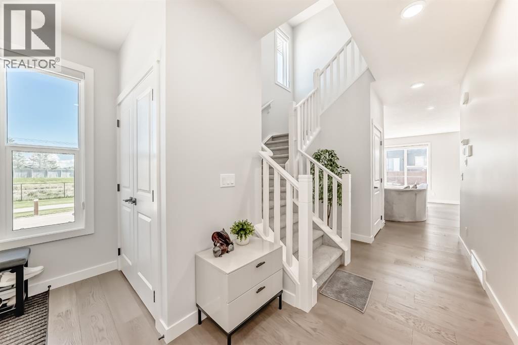 Photo 4 of 857 Midtown Drive Sw, Airdrie AB
