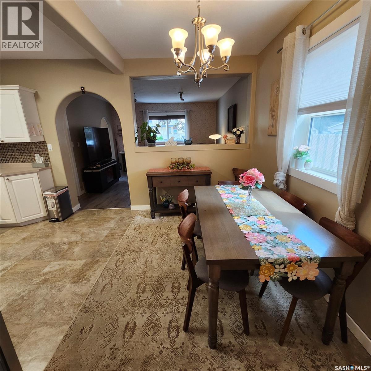 Photo 15 of 430 3rd Avenue N, Saskatoon SK