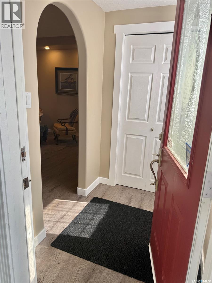 Photo 2 of 430 3rd Avenue N, Saskatoon SK