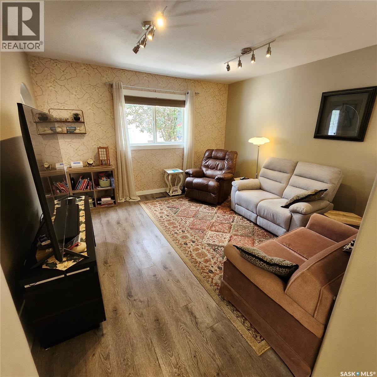 Photo 21 of 430 3rd Avenue N, Saskatoon SK