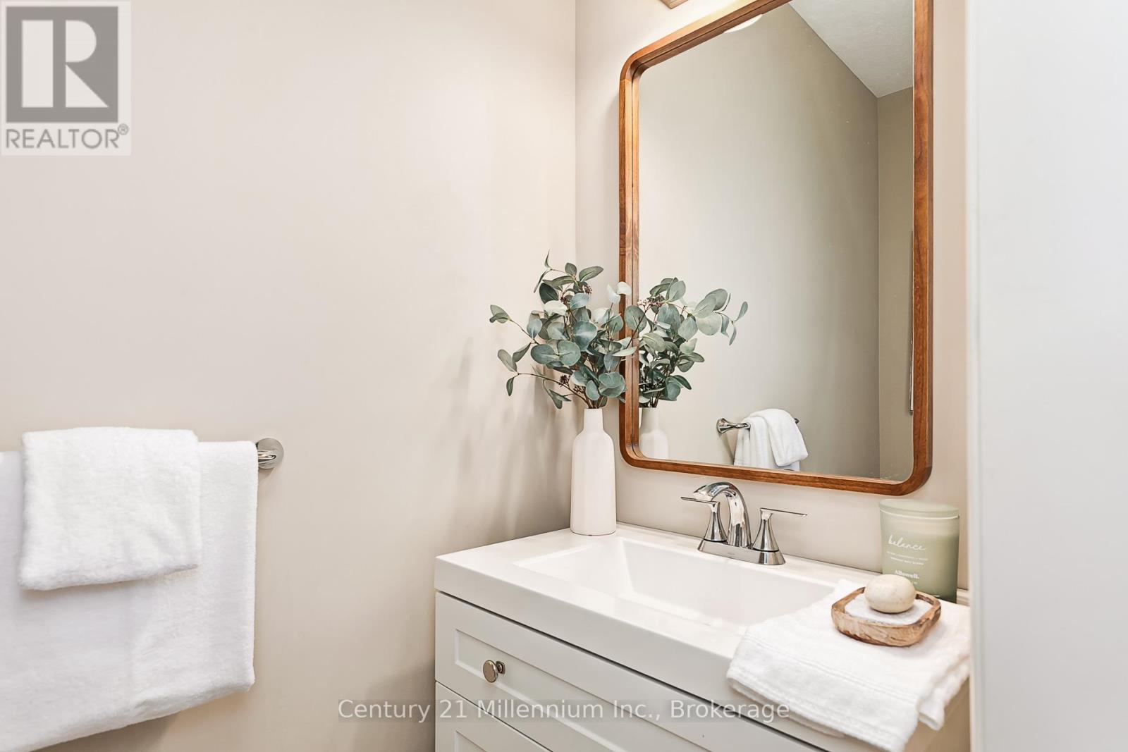 Photo 6 of 133 Conservation Way, Collingwood ON