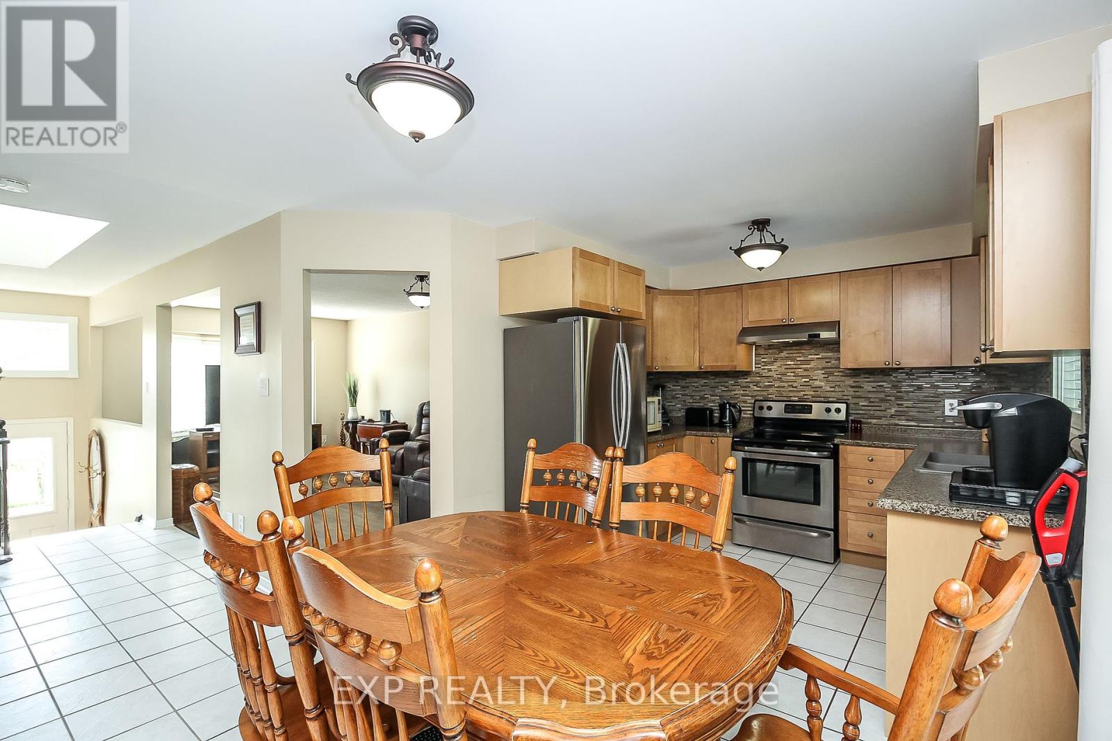 Photo 10 of 9 Birdie Court, Wasaga Beach ON