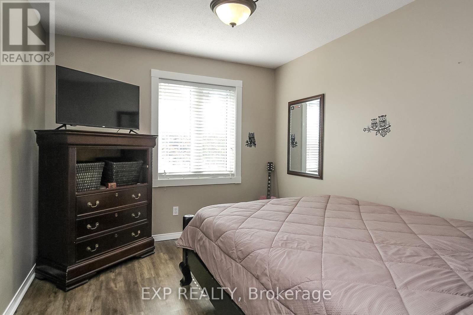 Photo 20 of 9 Birdie Court, Wasaga Beach ON