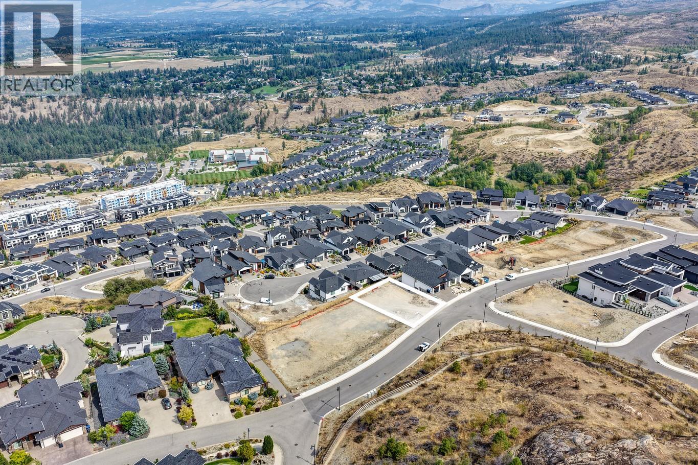 Photo 10 of 1060 Heweston Avenue, Kelowna BC