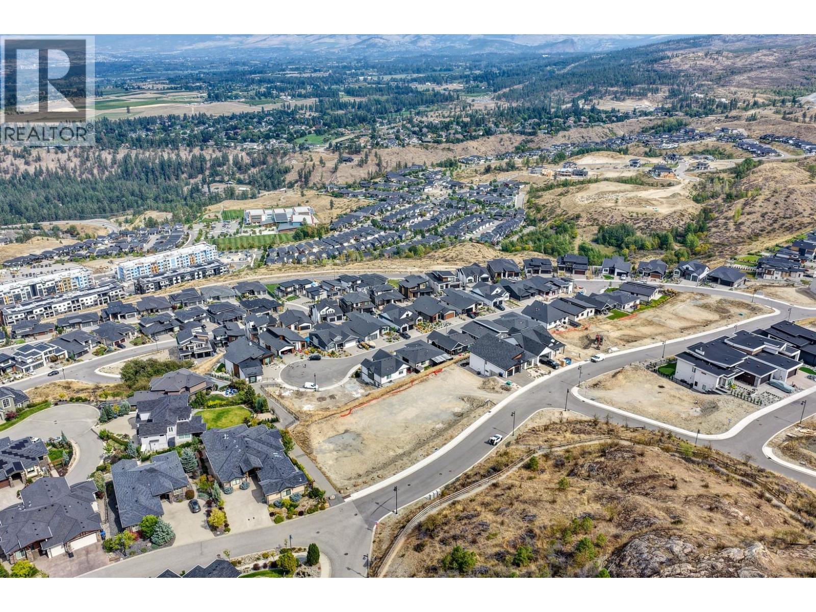 Photo 14 of 1060 Heweston Avenue, Kelowna BC