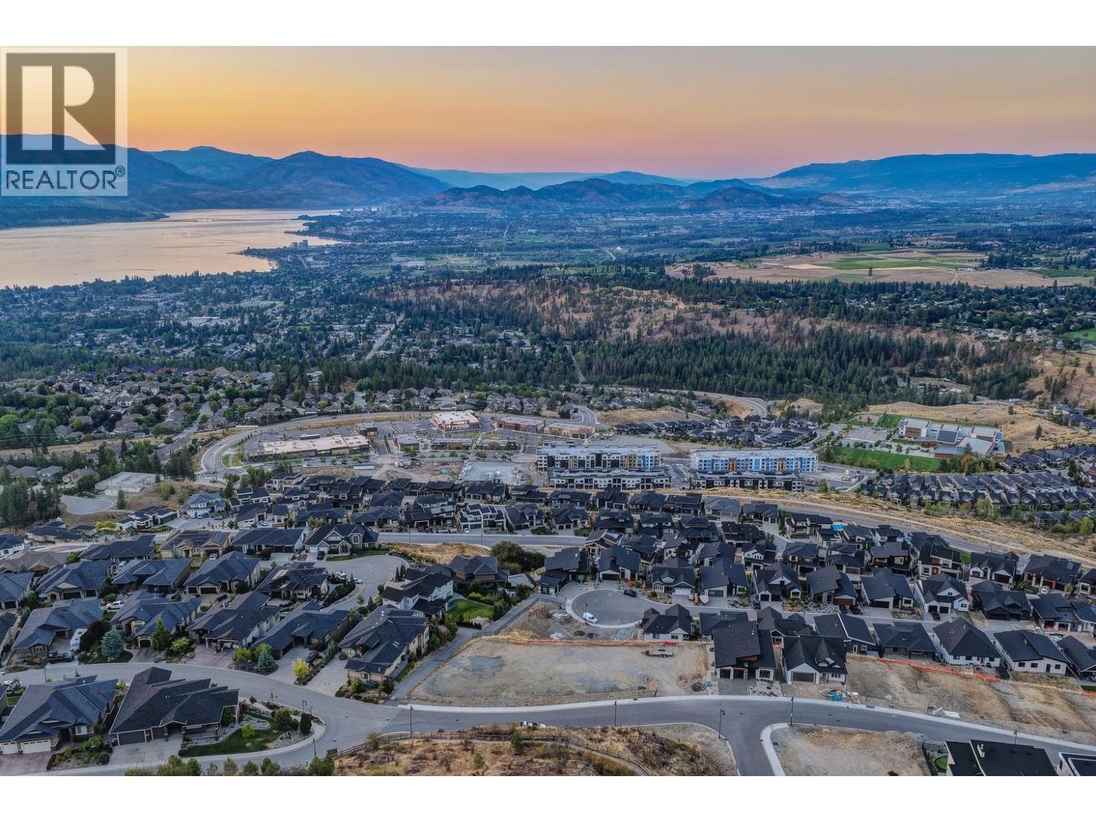 Photo 15 of 1060 Heweston Avenue, Kelowna BC