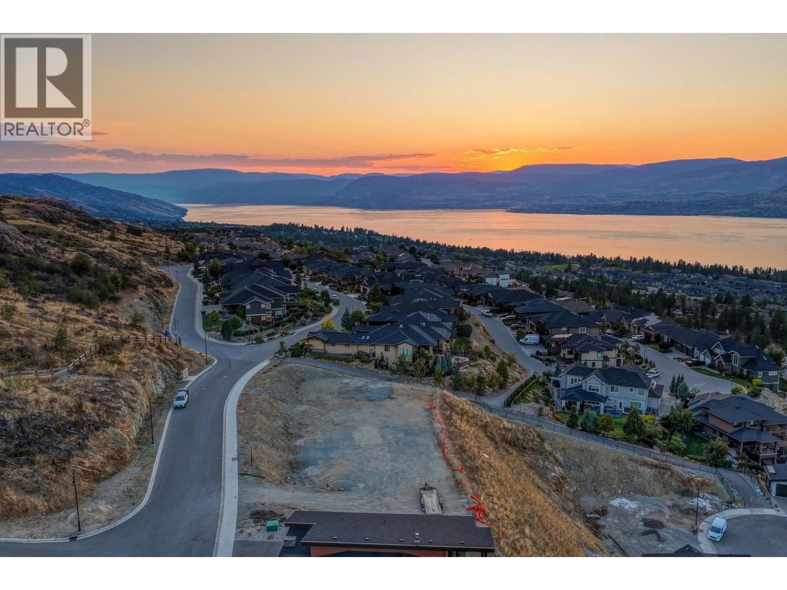 Photo 6 of 1060 Heweston Avenue, Kelowna BC