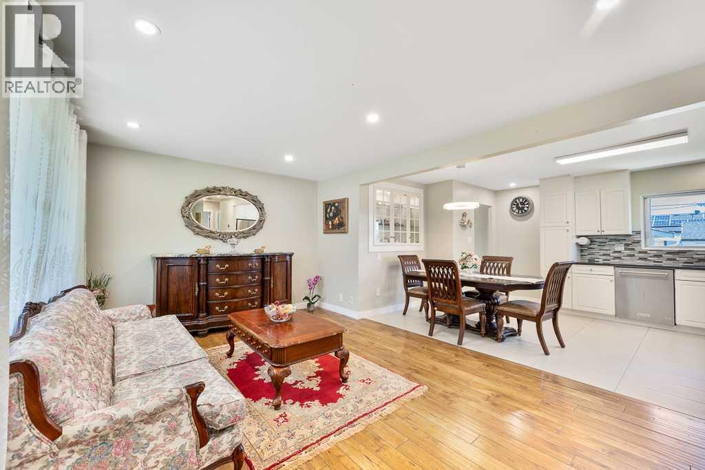 Photo 6 of 96 Windermere Road Sw, Calgary AB
